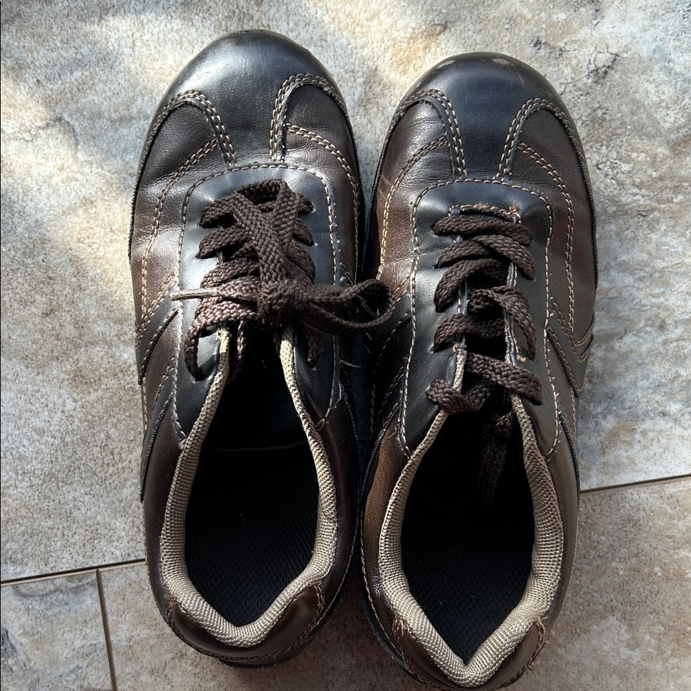 Sonoma Kids Sneakers in Black and Tan